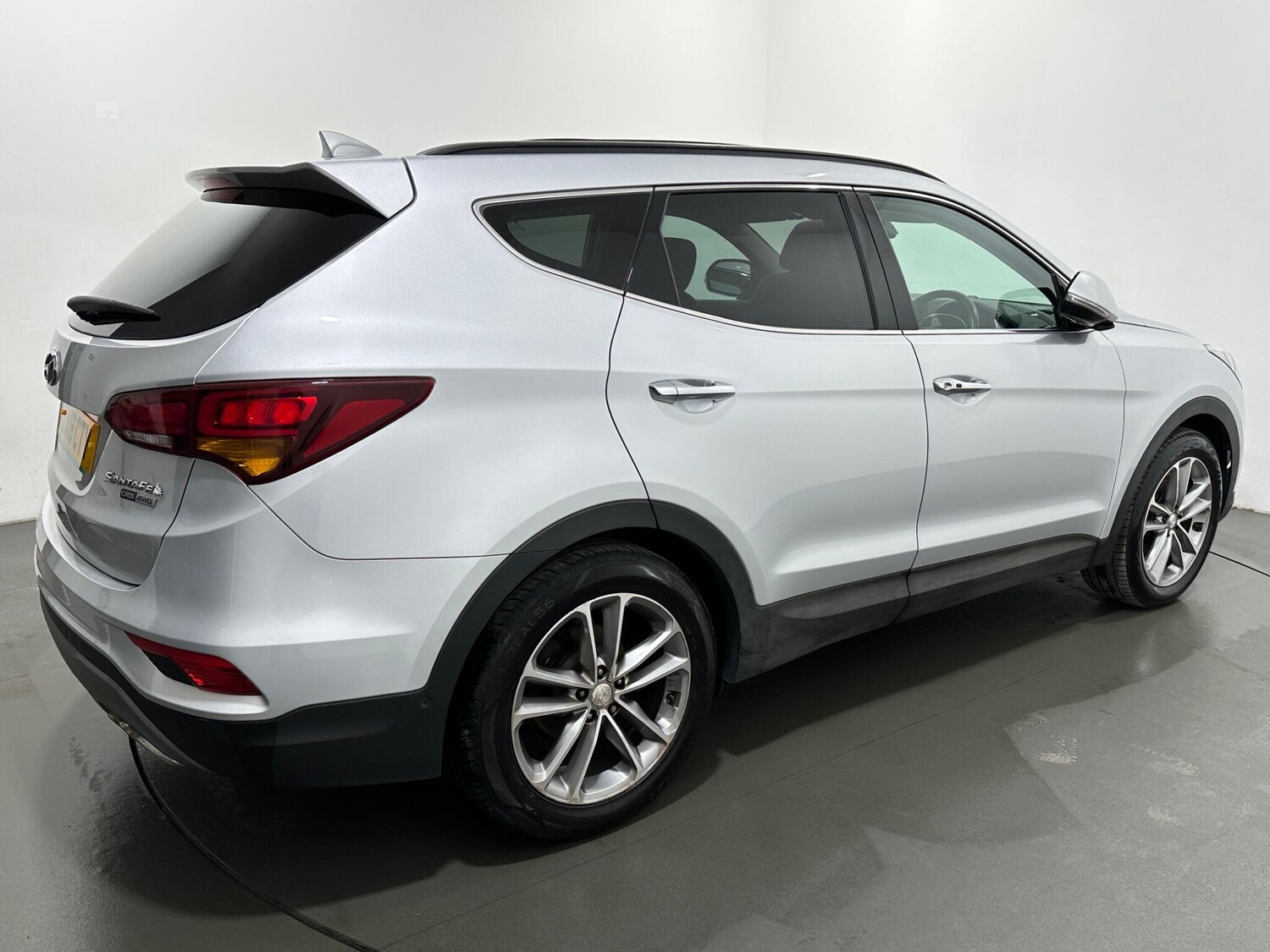 Used Hyundai Santa Fe 2018 for sale - 78020114: Photo 56