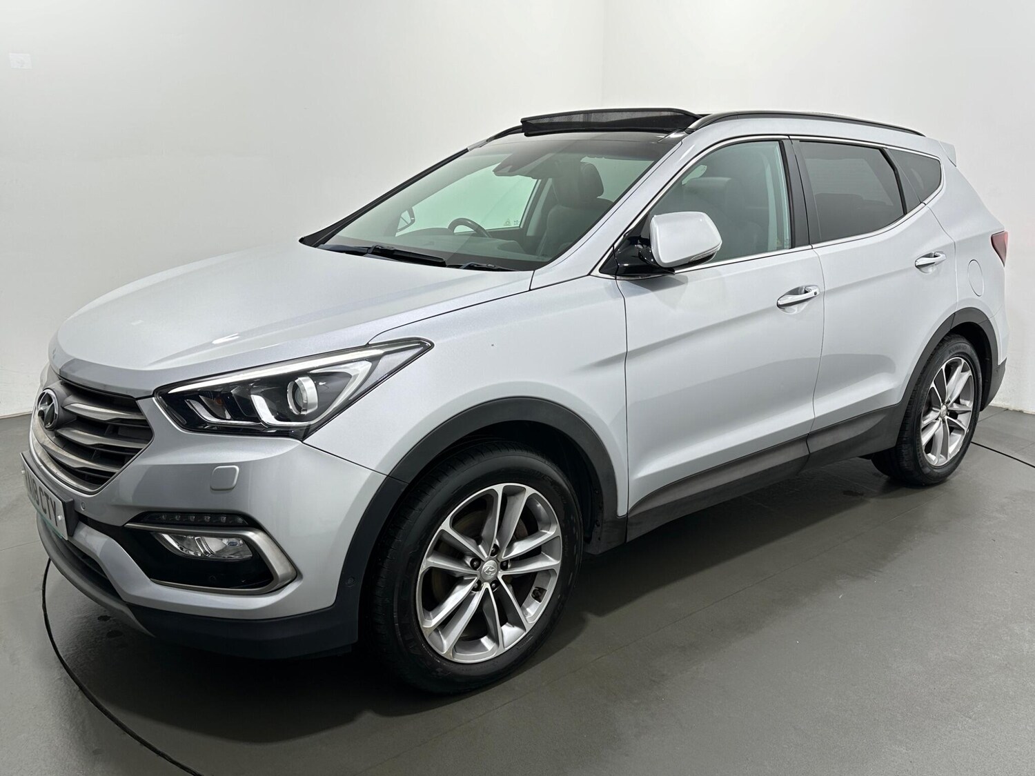 Used Hyundai Santa Fe 2018 for sale - 78020114: Photo 58