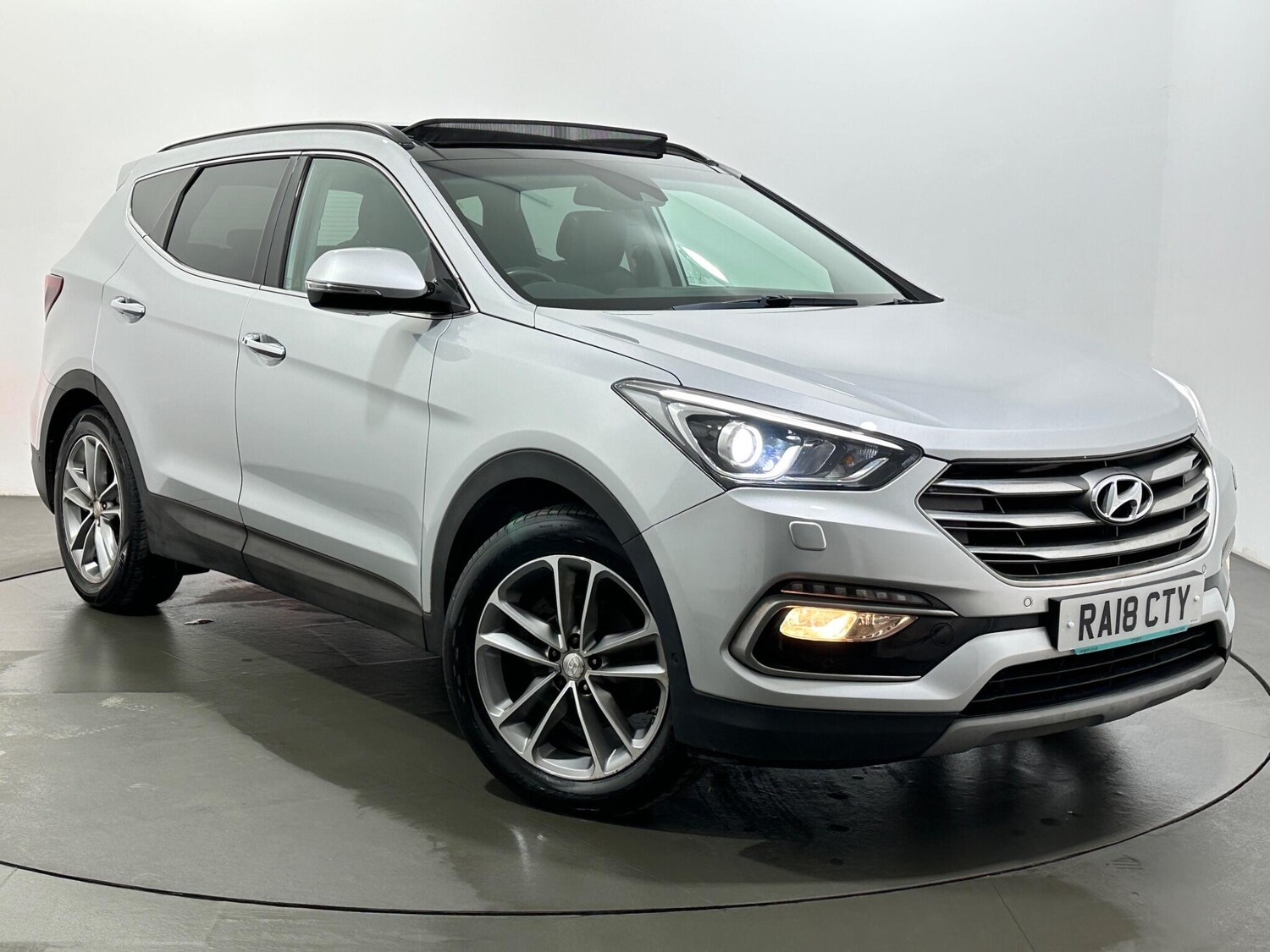 Used Hyundai Santa Fe 2018 for sale - 78020114: Photo 59