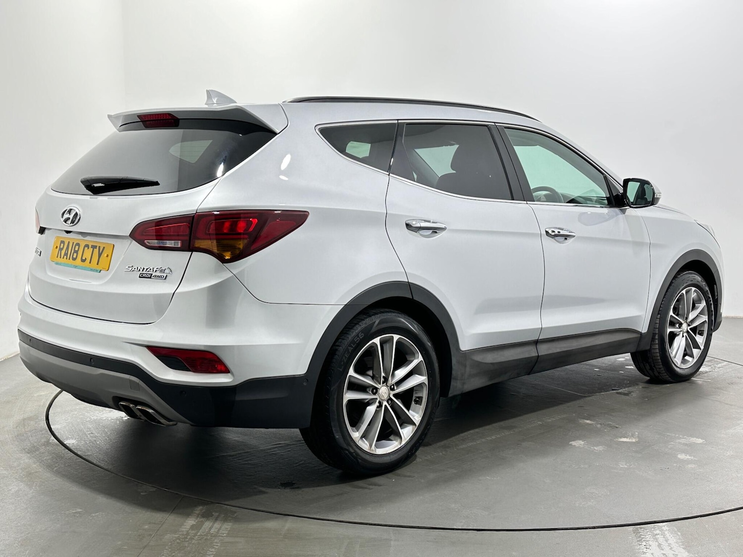 Used Hyundai Santa Fe 2018 for sale - 78020114: Photo 8