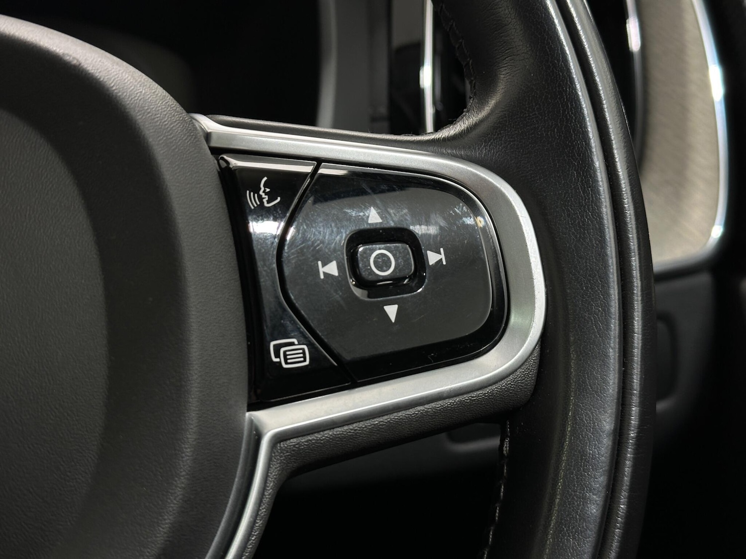 Used Volvo XC60 2019 for sale - 78086848: Photo 15