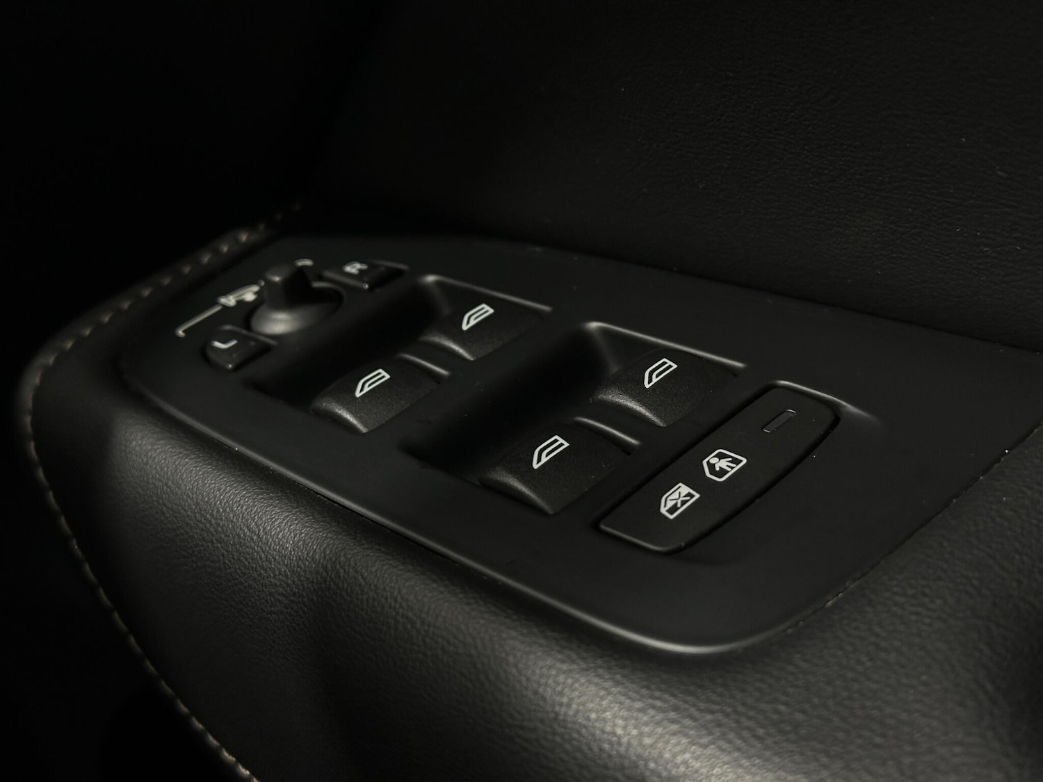 Used Volvo XC60 2019 for sale - 78086848: Photo 21