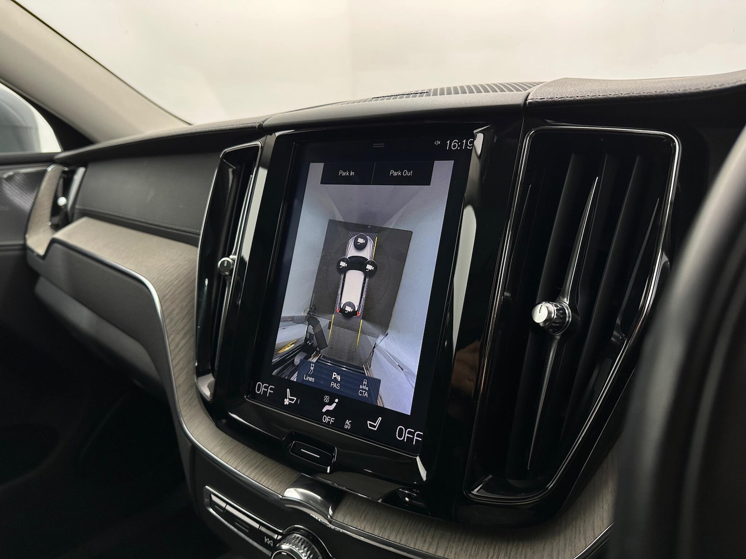 Used Volvo XC60 2019 for sale - 78086848: Photo 26