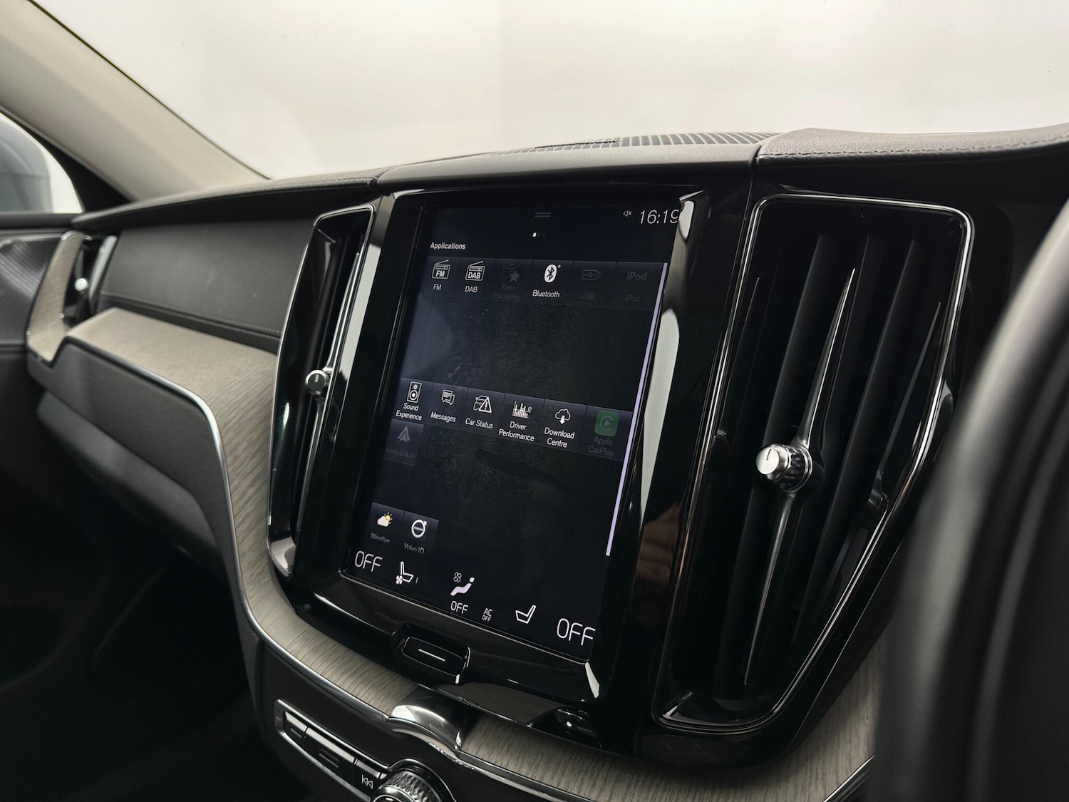 Used Volvo XC60 2019 for sale - 78086848: Photo 27