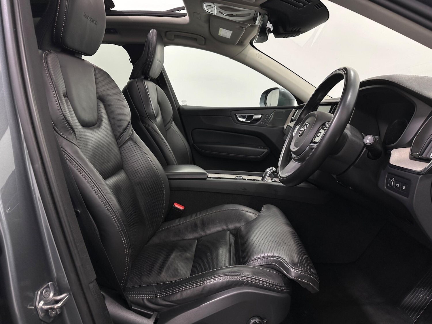 Used Volvo XC60 2019 for sale - 78086848: Photo 33