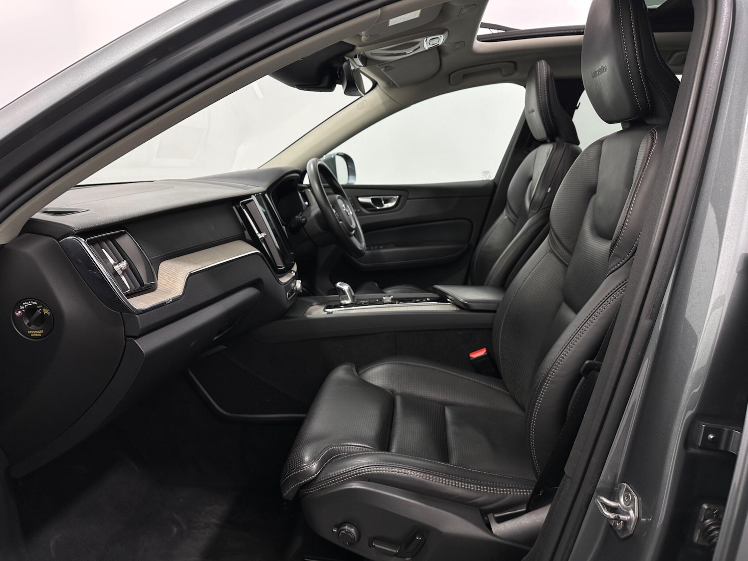 Used Volvo XC60 2019 for sale - 78086848: Photo 37