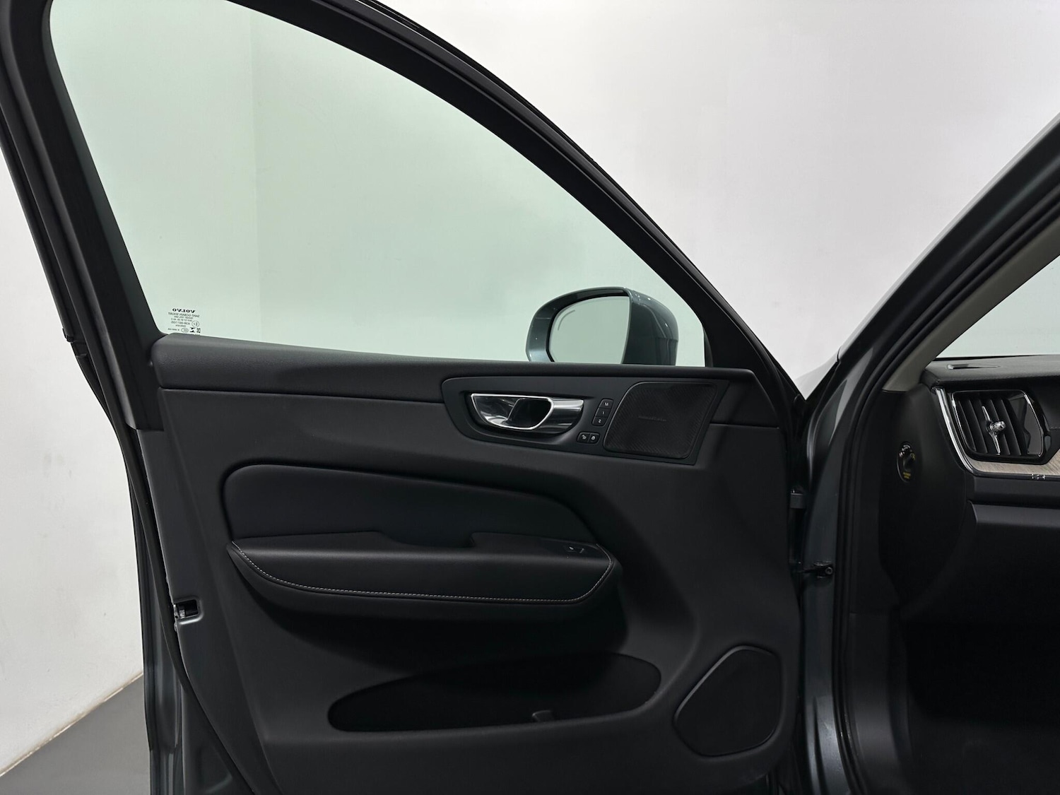 Used Volvo XC60 2019 for sale - 78086848: Photo 40