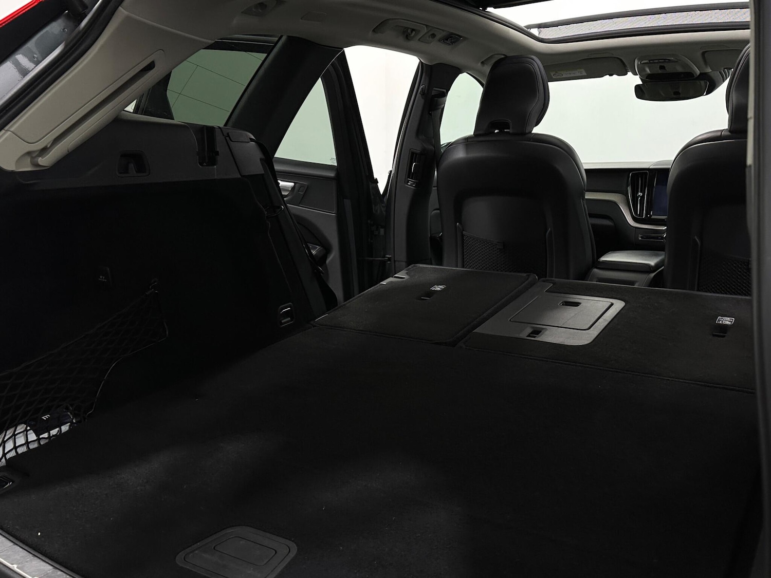 Used Volvo XC60 2019 for sale - 78086848: Photo 48