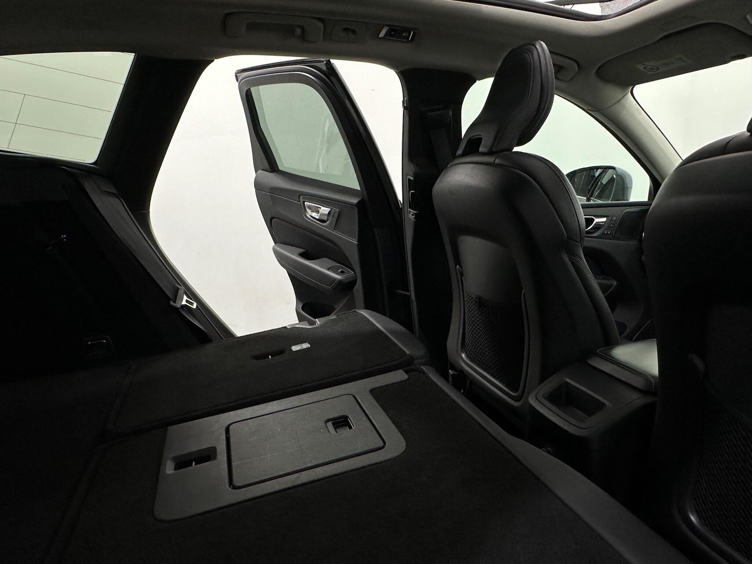 Used Volvo XC60 2019 for sale - 78086848: Photo 49