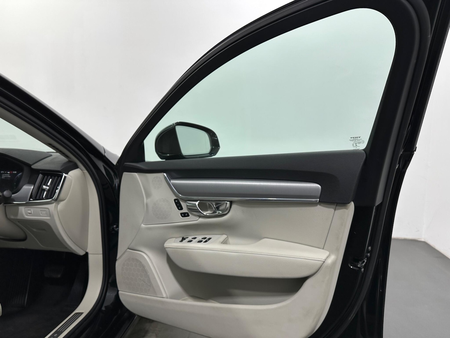 Used Volvo S90 for sale - 78135592: Photo 34