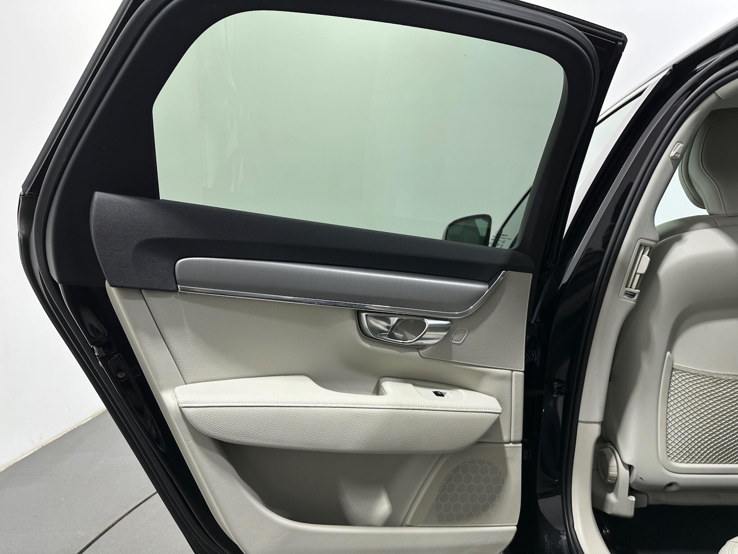 Used Volvo S90 for sale - 78135592: Photo 41