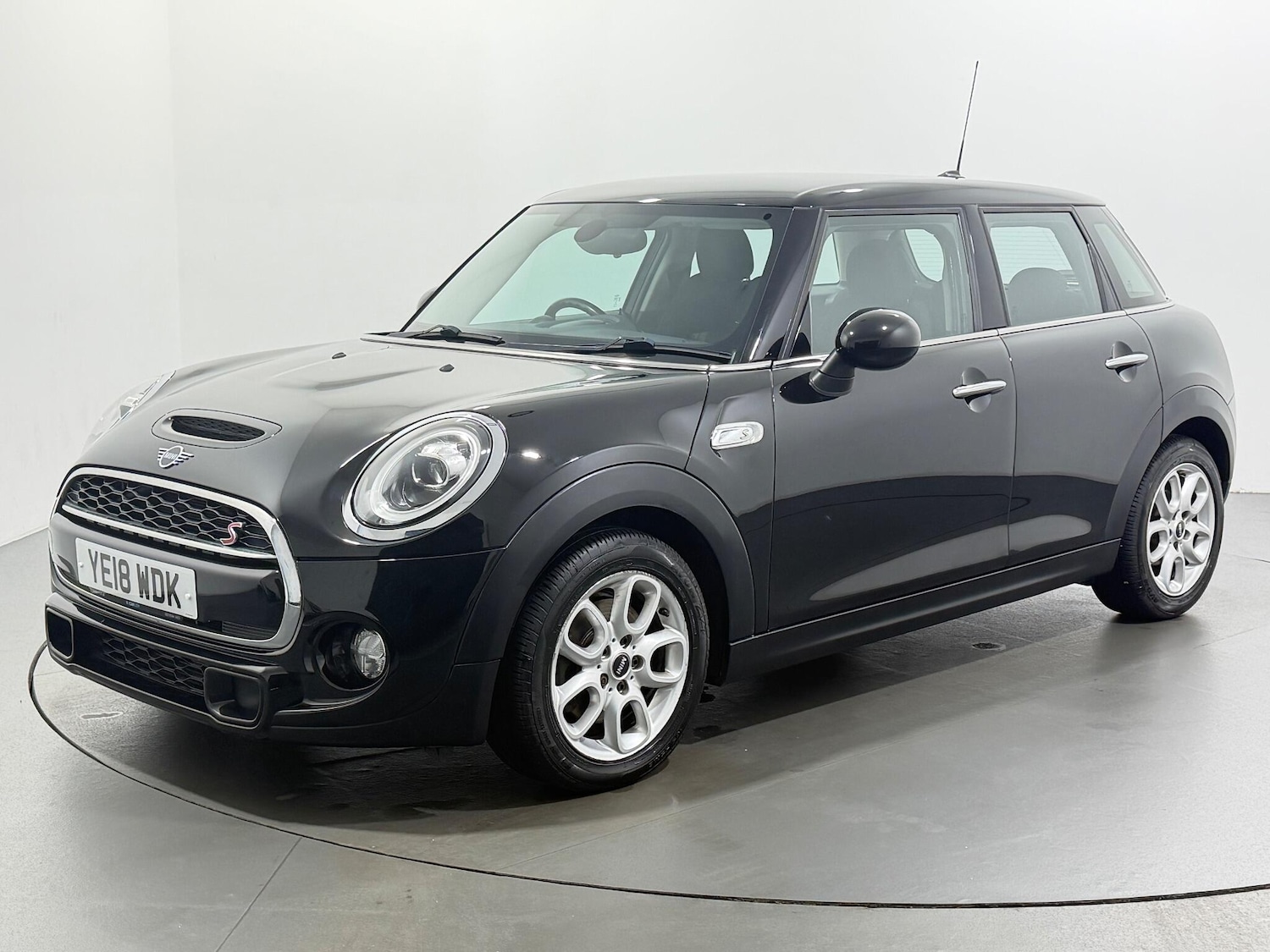 Used MINI Hatch 2018 for sale - 76878954: Photo 4