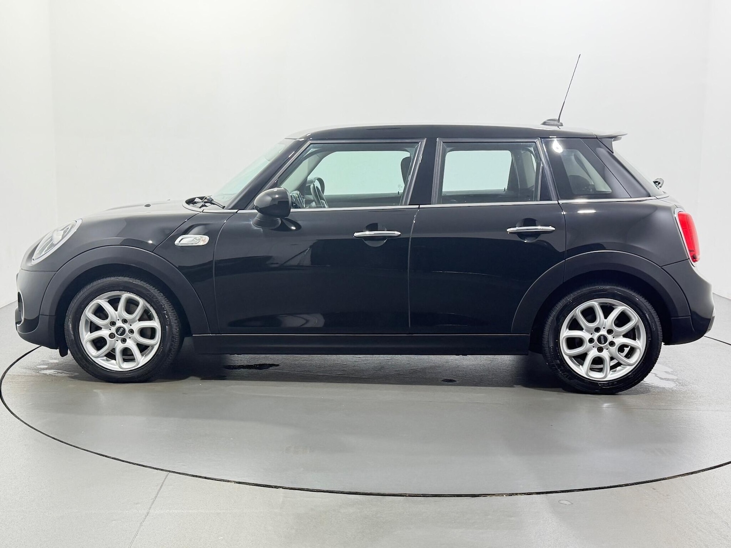 Used MINI Hatch 2018 for sale - 76878954: Photo 5