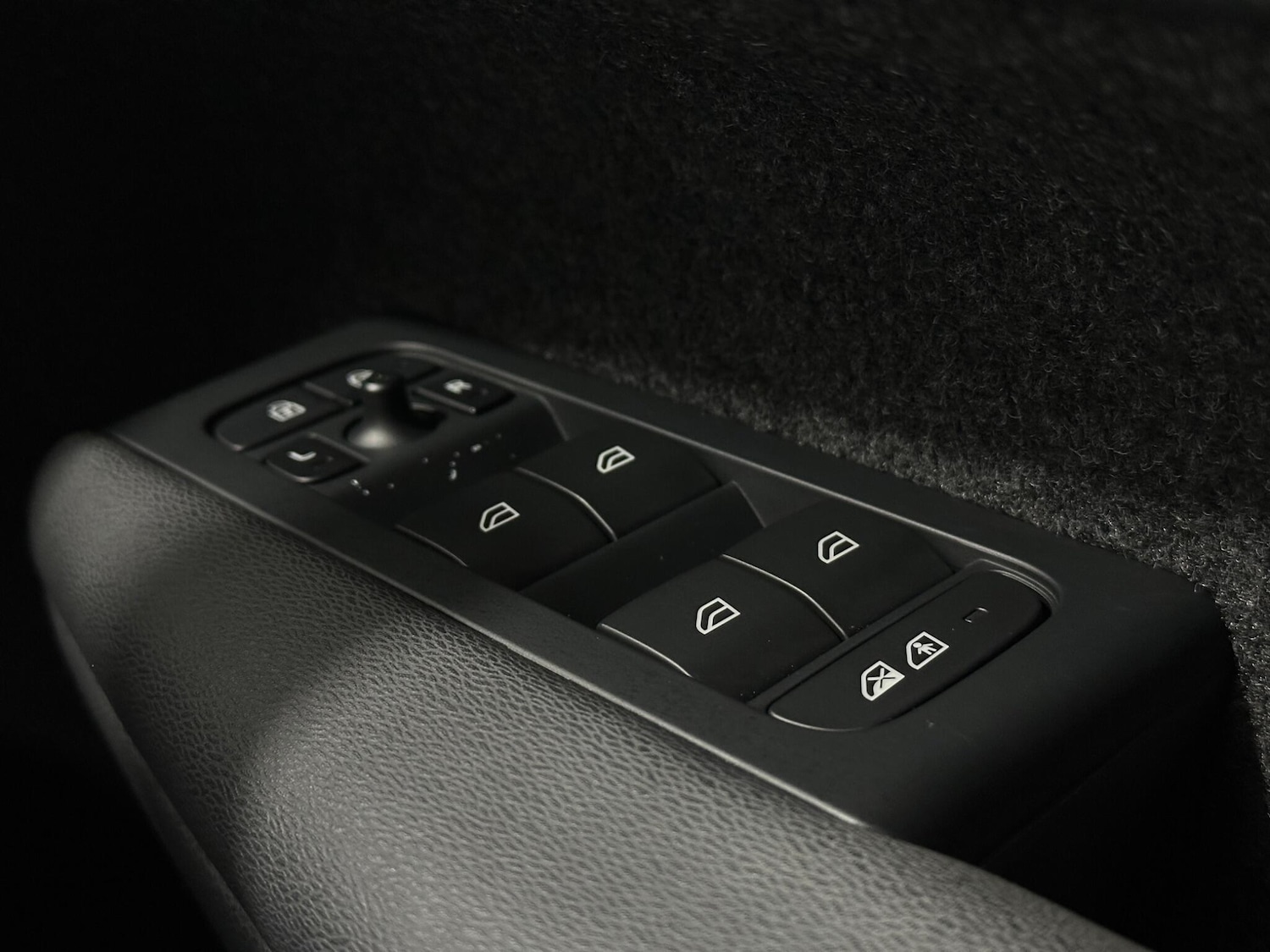 Used Volvo XC40 2022 for sale - 77290477: Photo 17