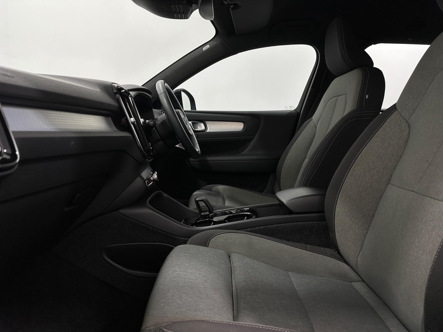 Used Volvo XC40 2022 for sale - 77290477: Photo 34