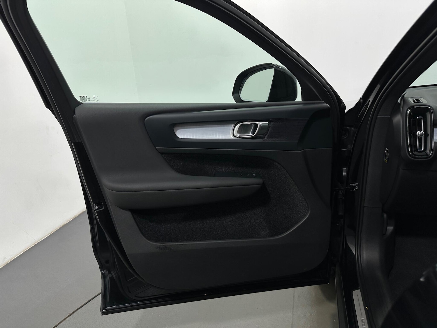 Used Volvo XC40 2022 for sale - 77290477: Photo 36