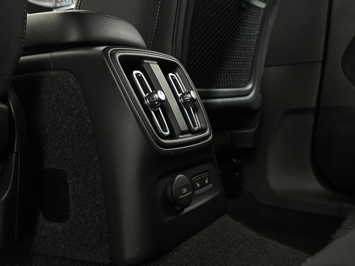 Used Volvo XC40 2022 for sale - 77290477: Photo 39