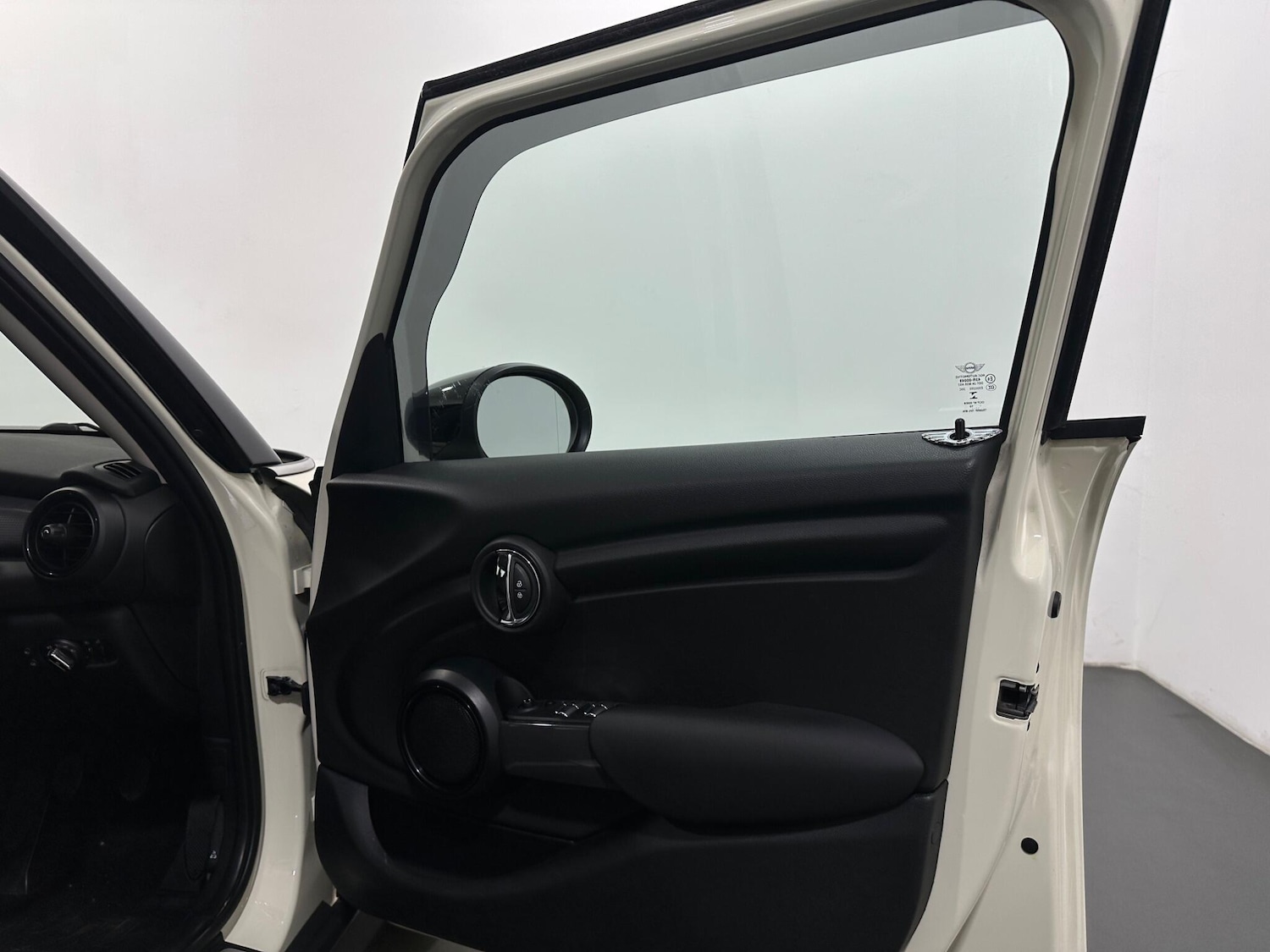 Used MINI Hatch 2019 for sale - 78184410: Photo 32