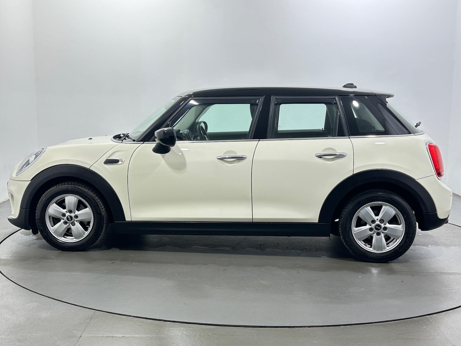 Used MINI Hatch 2019 for sale - 78184410: Photo 5