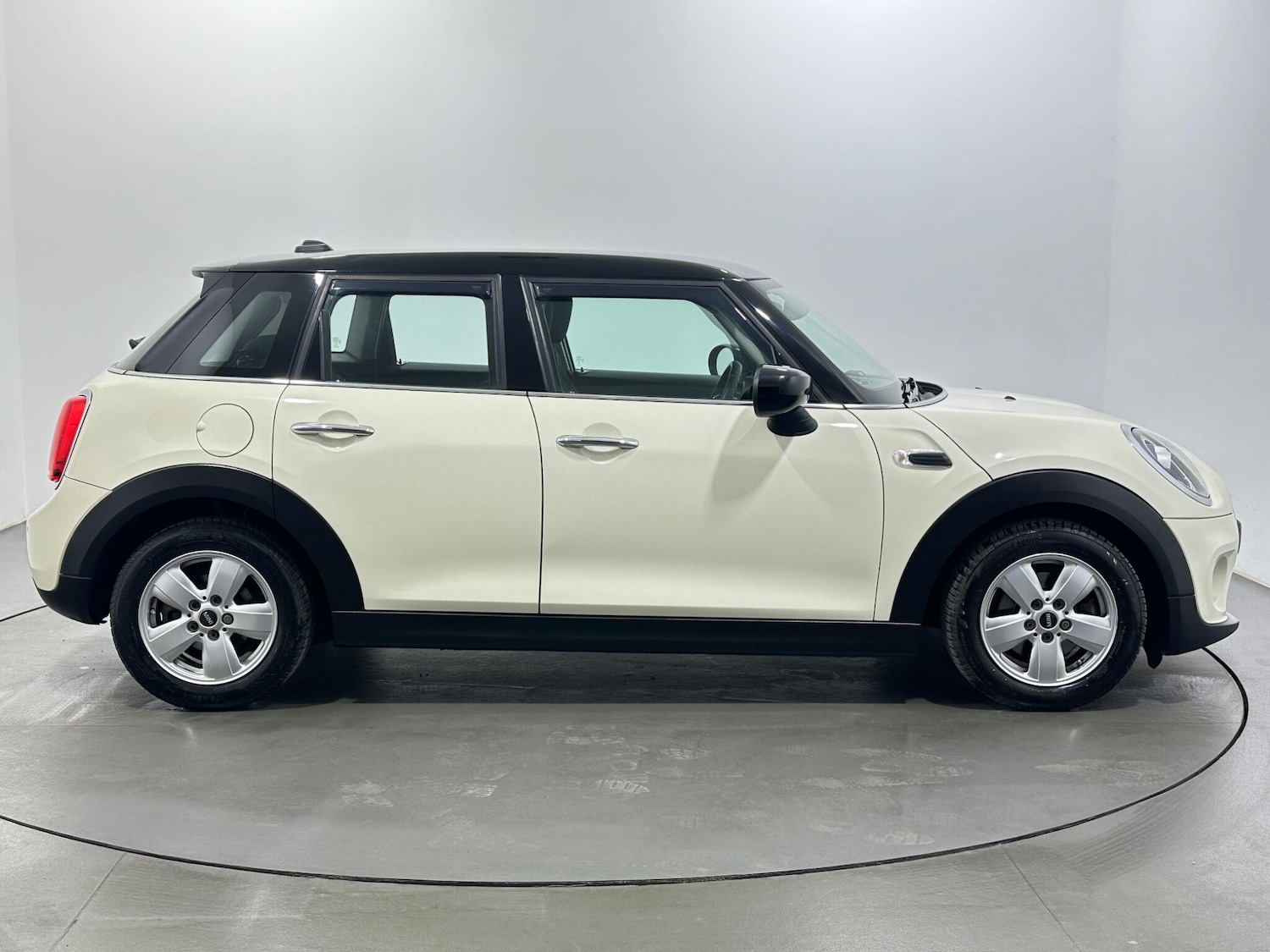 Used MINI Hatch 2019 for sale - 78184410: Photo 9