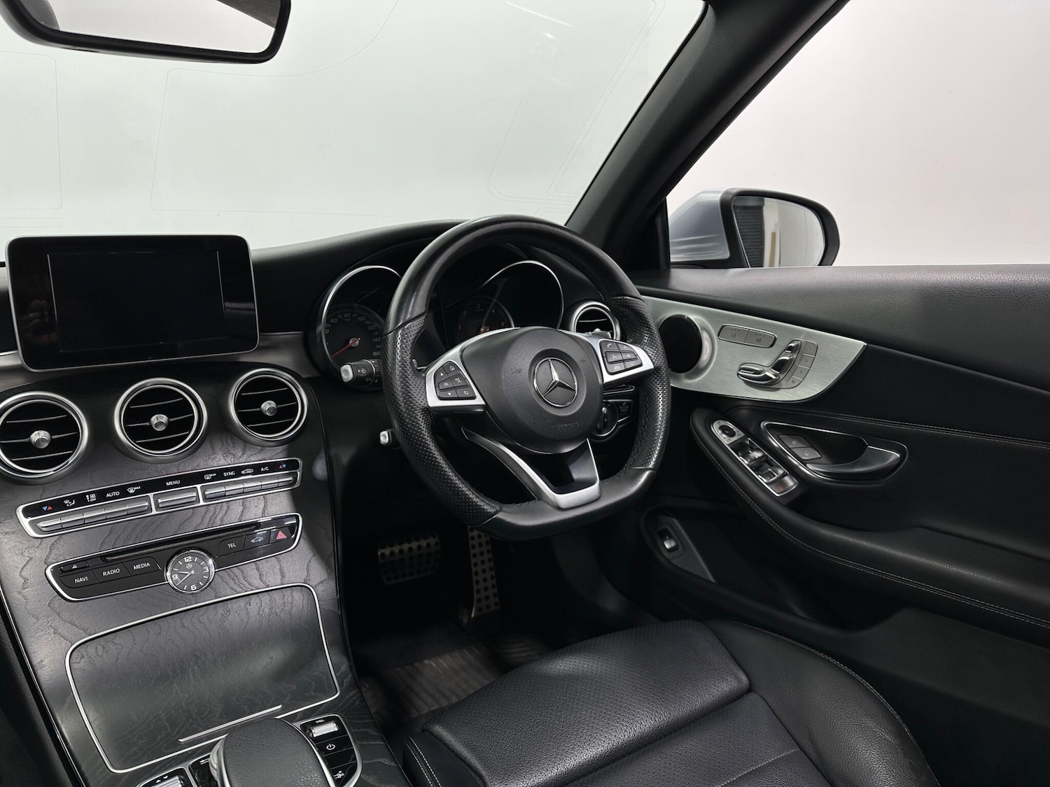 Used Mercedes-Benz C Class 2018 for sale - 77351421: Photo 11