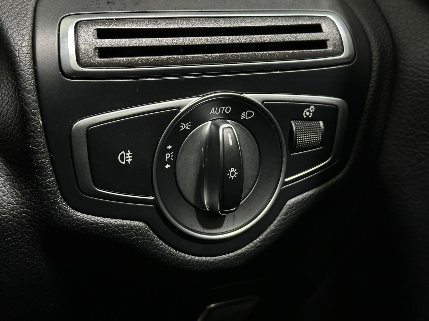 Used Mercedes-Benz C Class 2018 for sale - 77351421: Photo 18