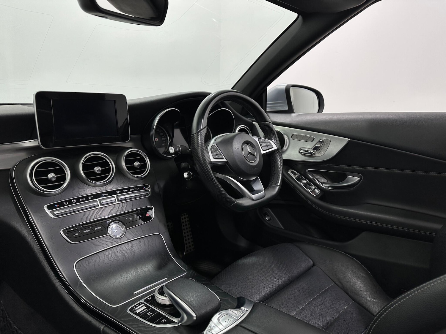 Used Mercedes-Benz C Class 2018 for sale - 77351421: Photo 32