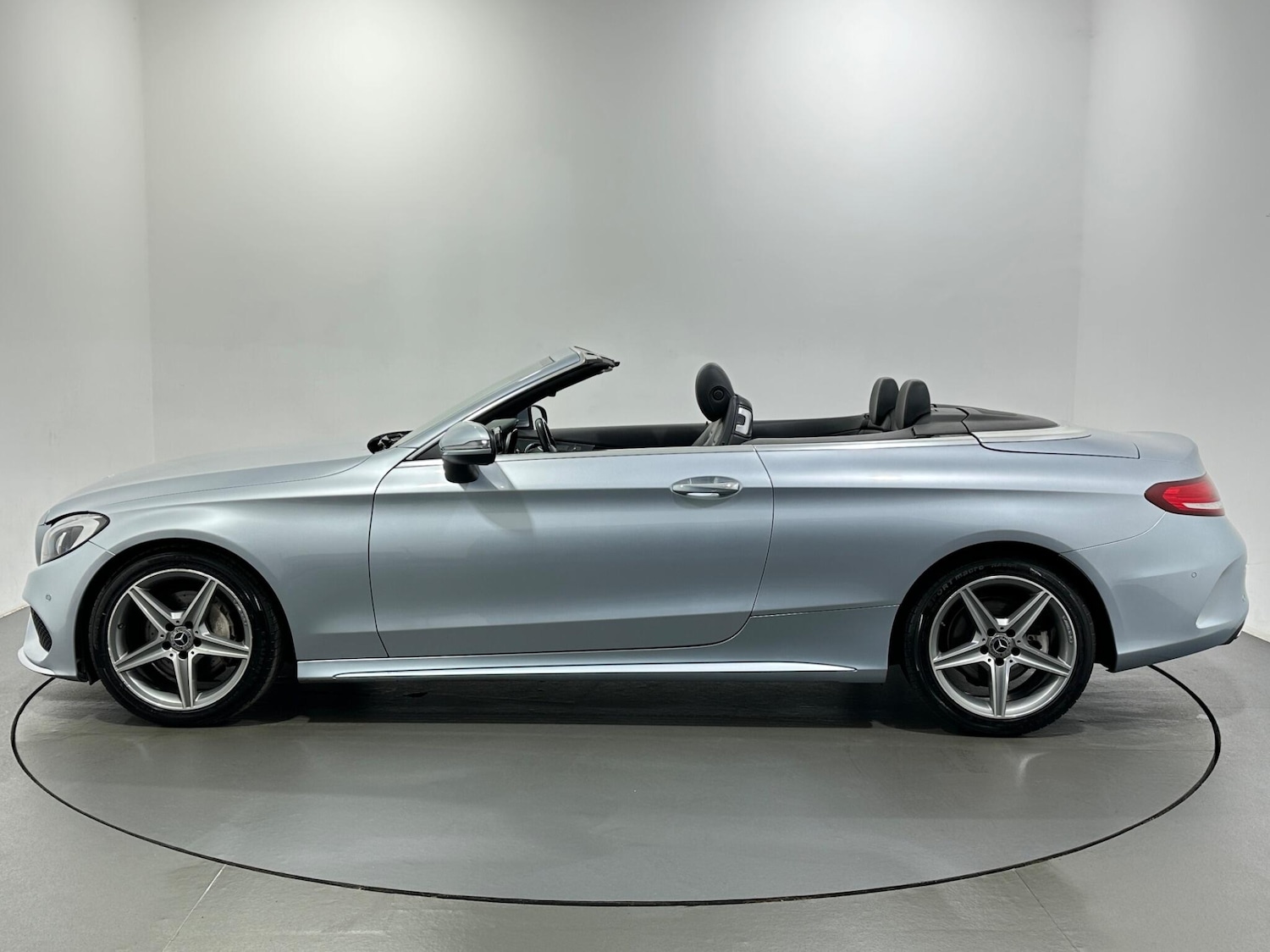 Used Mercedes-Benz C Class 2018 for sale - 77351421: Photo 5