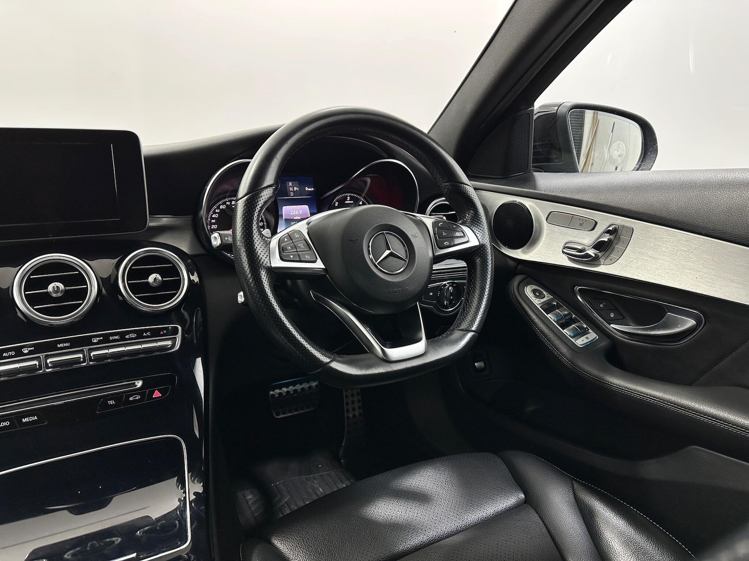 Used Mercedes-Benz C Class 2016 for sale - 77852817: Photo 11