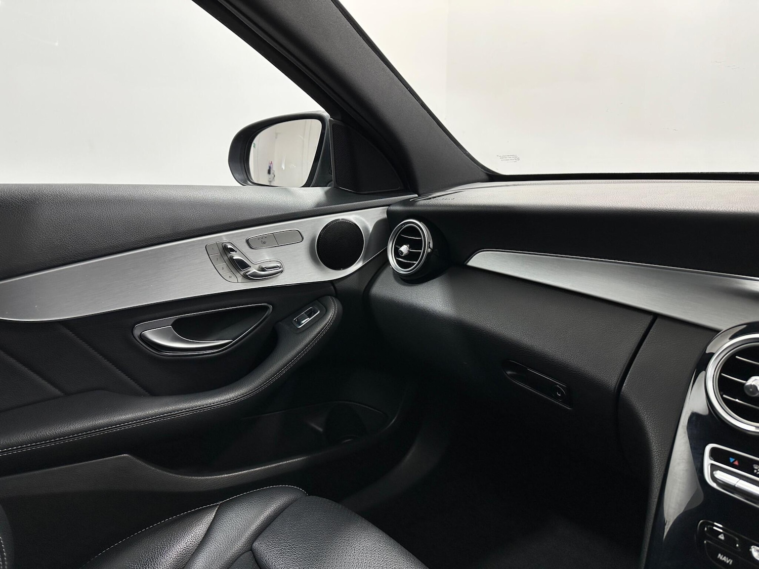 Used Mercedes-Benz C Class 2016 for sale - 77852817: Photo 28