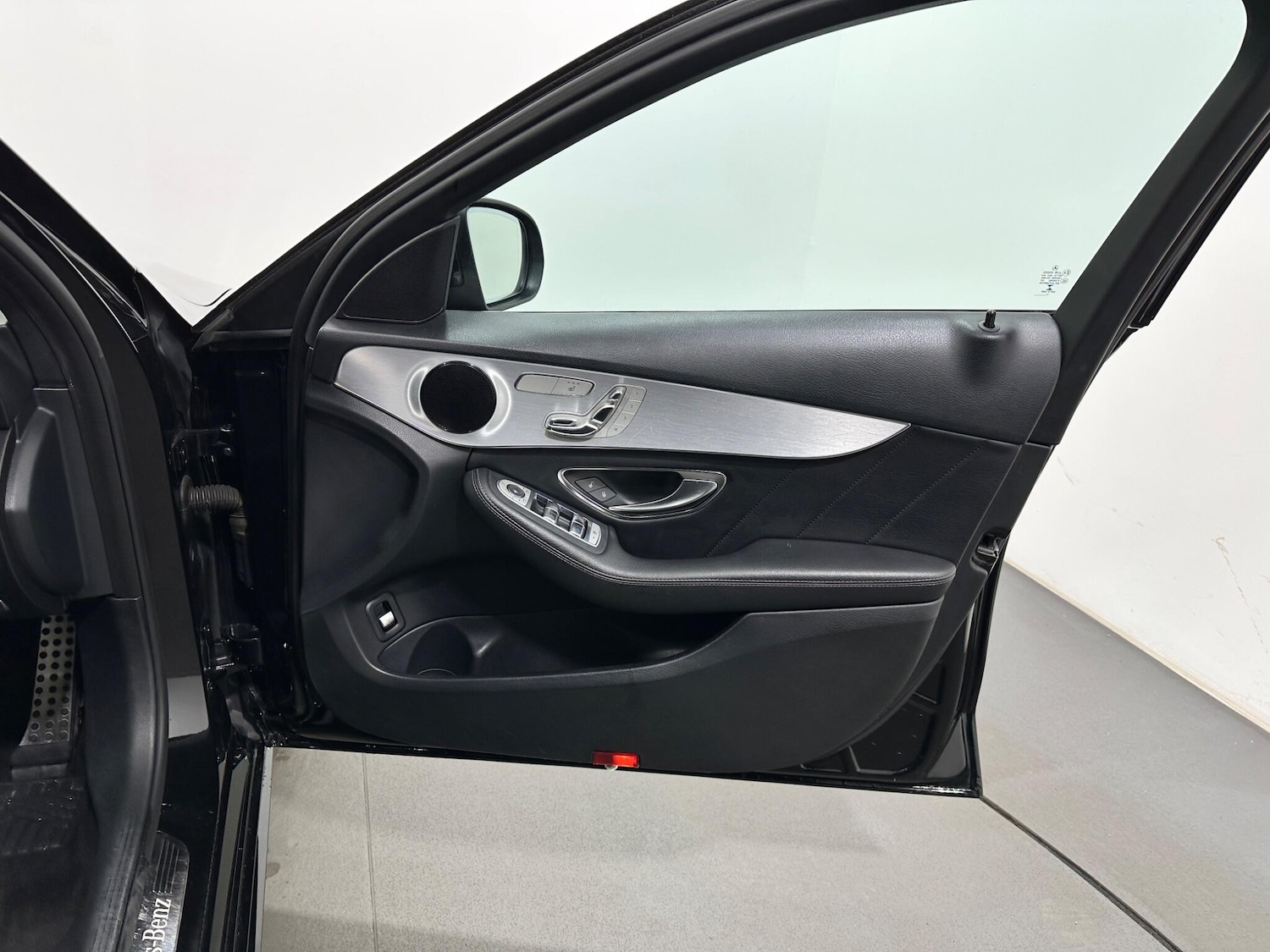 Used Mercedes-Benz C Class 2016 for sale - 77852817: Photo 35