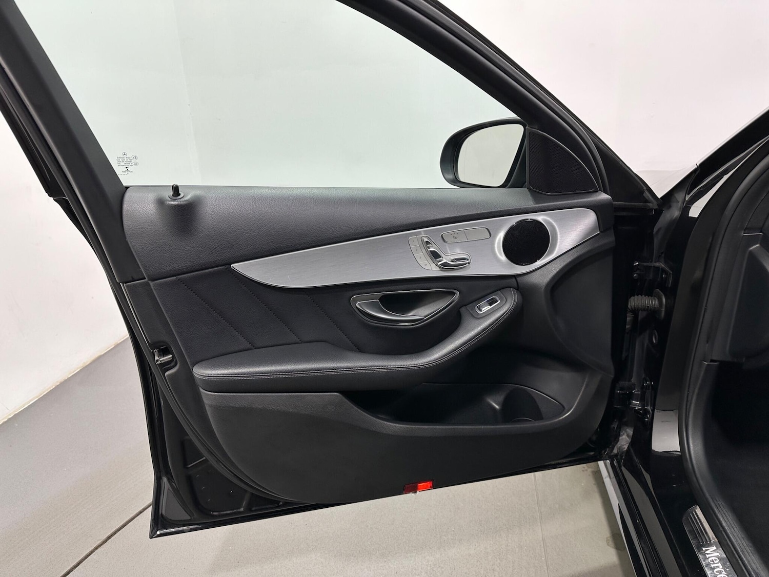 Used Mercedes-Benz C Class 2016 for sale - 77852817: Photo 38