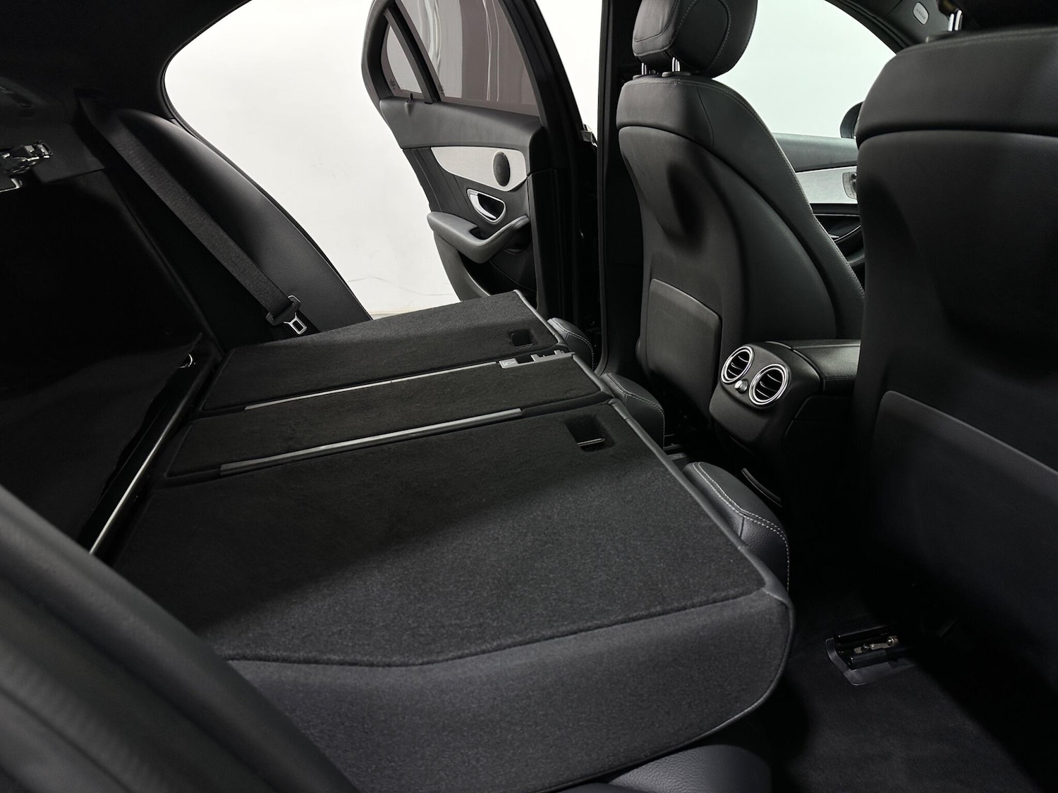 Used Mercedes-Benz C Class 2016 for sale - 77852817: Photo 47