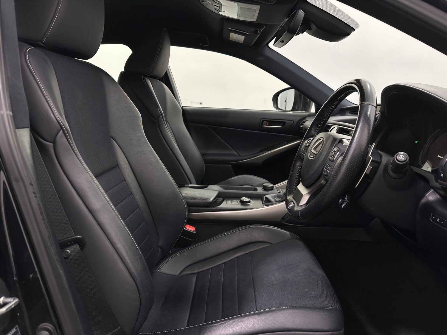 Used Lexus IS for sale - 77455936: Photo 32