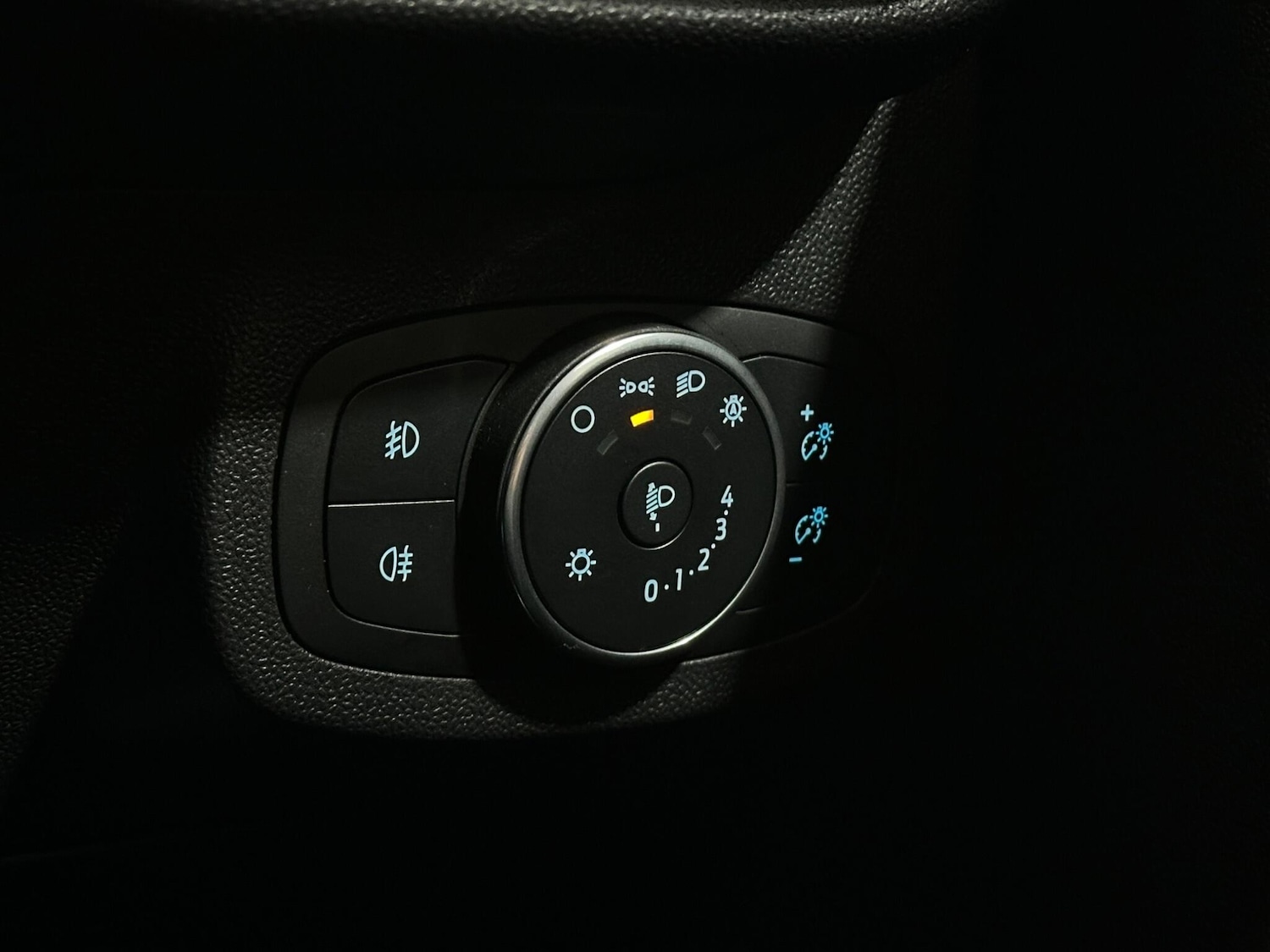 Used Ford Fiesta 2017 for sale - 76878535: Photo 17