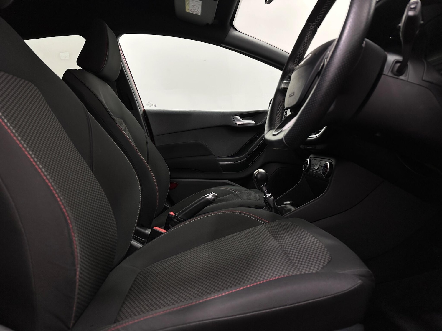 Used Ford Fiesta 2017 for sale - 76878535: Photo 28