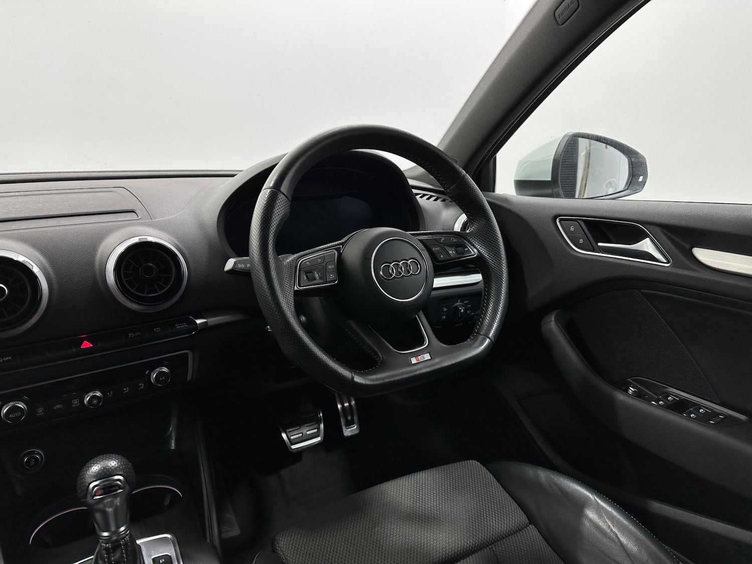 Used Audi A3 2017 for sale - 76912631: Photo 11