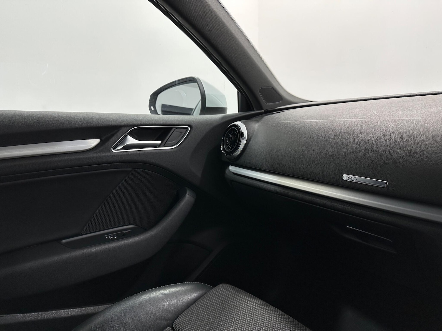 Used Audi A3 2017 for sale - 76912631: Photo 25