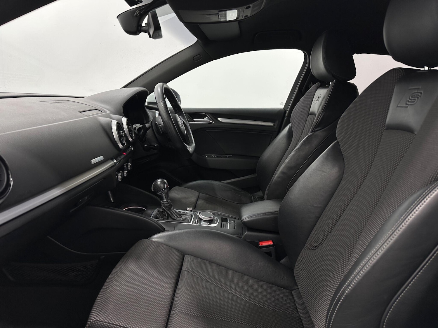 Used Audi A3 2017 for sale - 76912631: Photo 32