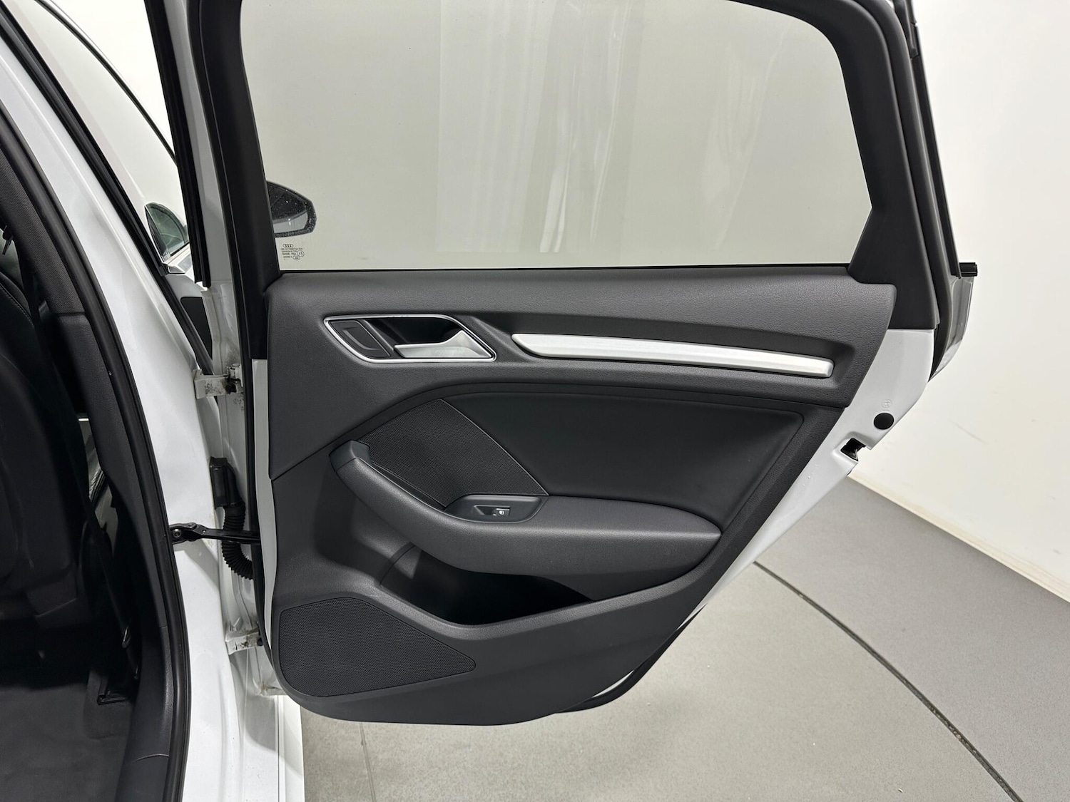 Used Audi A3 2017 for sale - 76912631: Photo 40