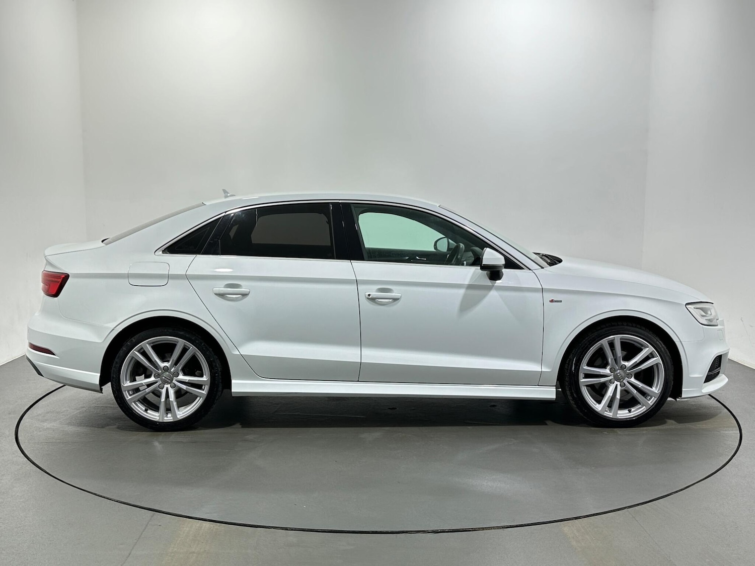 Used Audi A3 2017 for sale - 76912631: Photo 9
