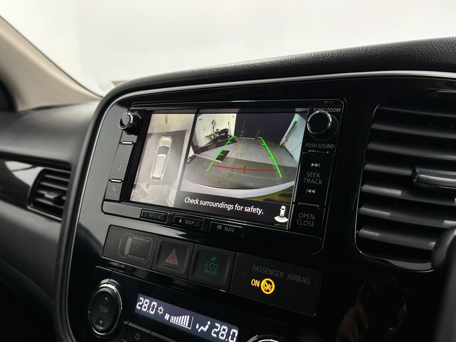 Used Mitsubishi Outlander 2017 for sale - 77883278: Photo 24