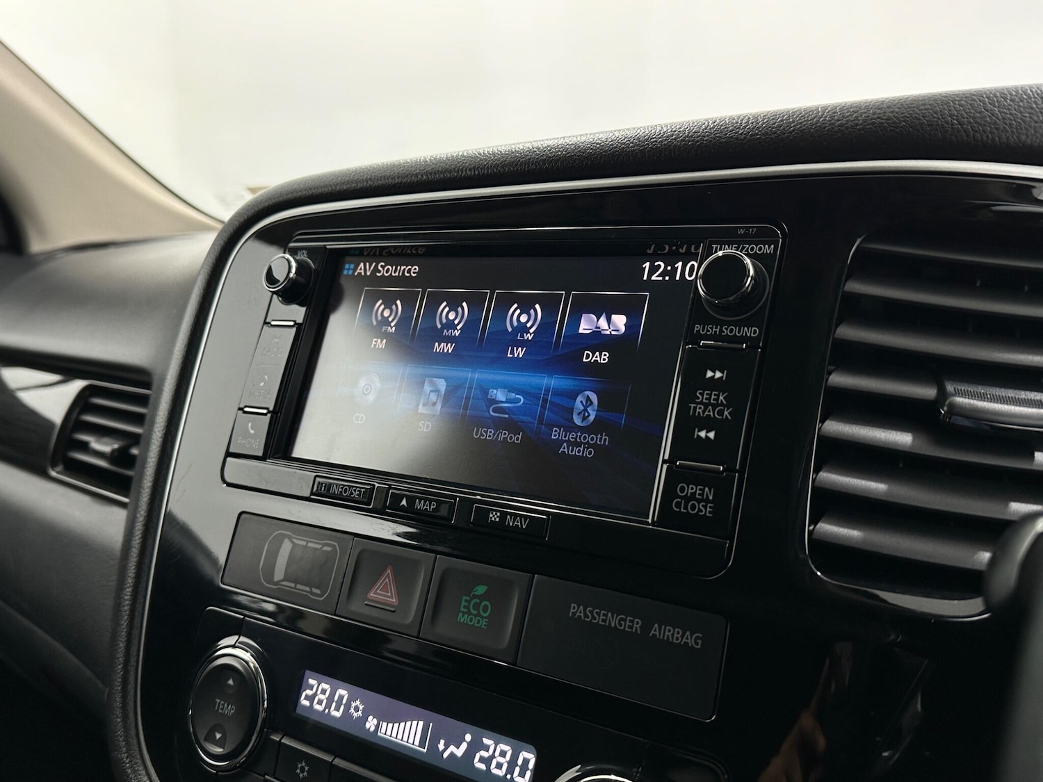 Used Mitsubishi Outlander 2017 for sale - 77883278: Photo 25