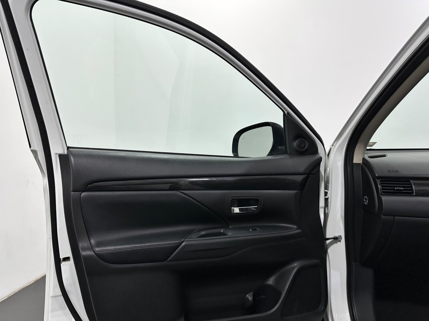 Used Mitsubishi Outlander 2017 for sale - 77883278: Photo 37