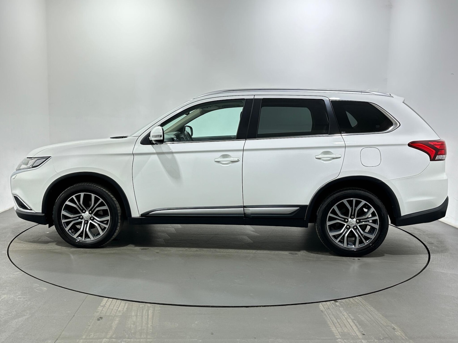 Used Mitsubishi Outlander 2017 for sale - 77883278: Photo 5