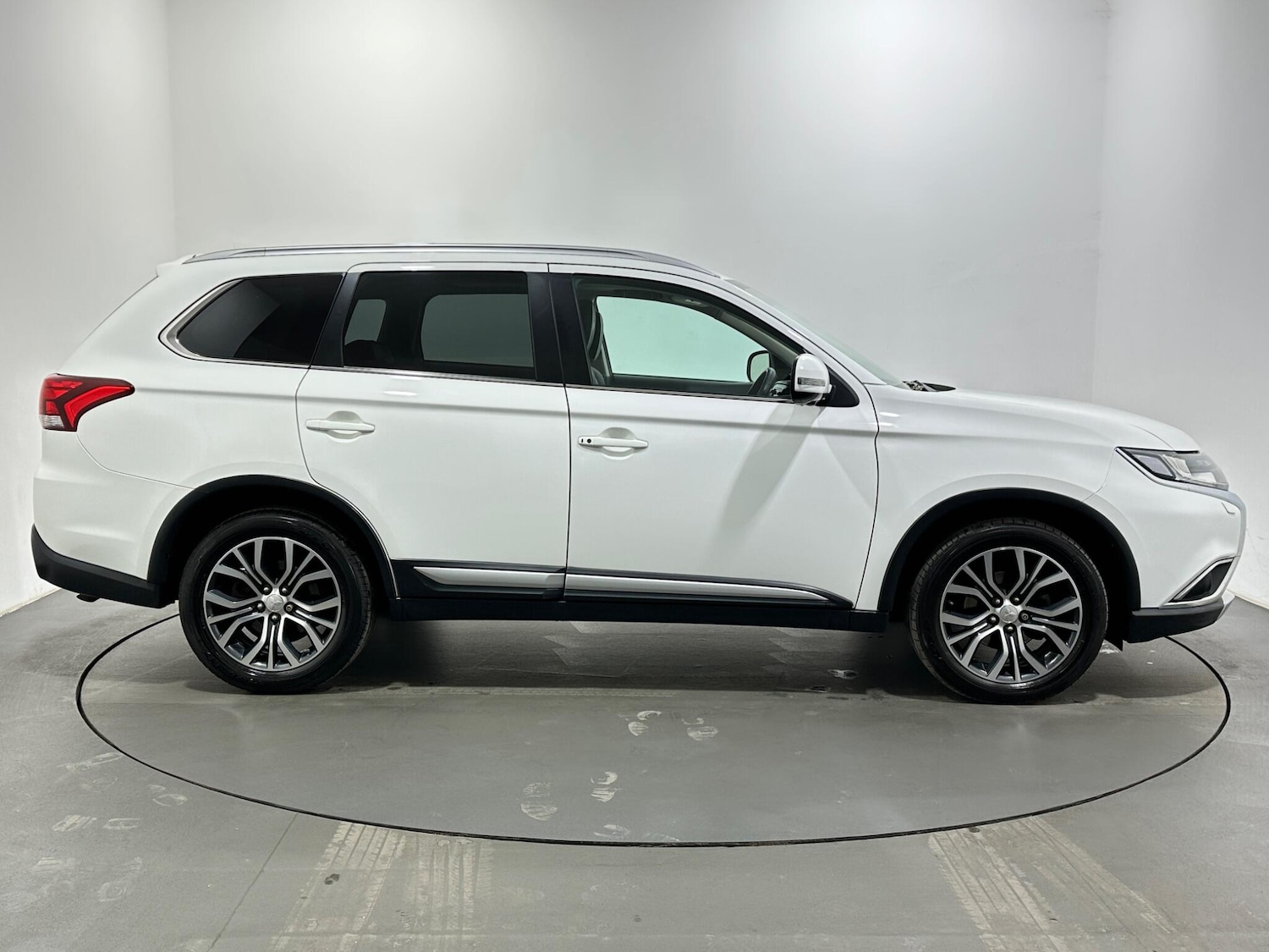 Used Mitsubishi Outlander 2017 for sale - 77883278: Photo 9