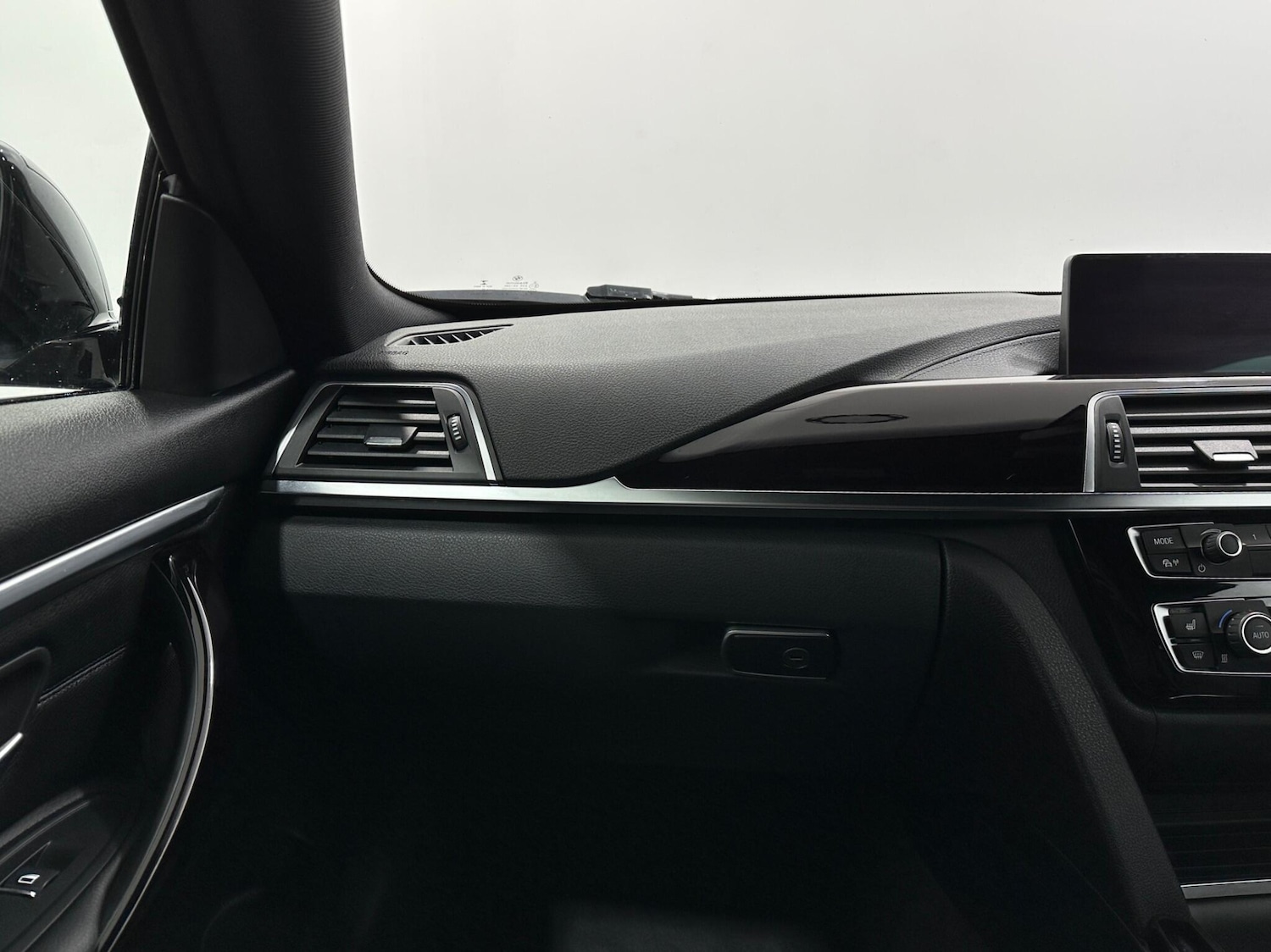 Used BMW 4 Series 2017 for sale - 78046829: Photo 30