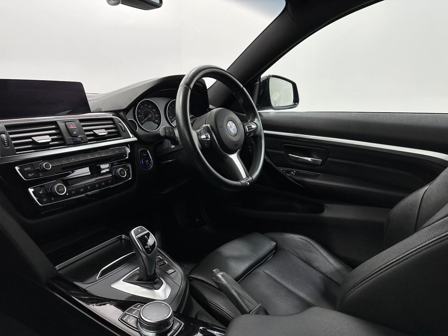 Used BMW 4 Series 2017 for sale - 78046829: Photo 32