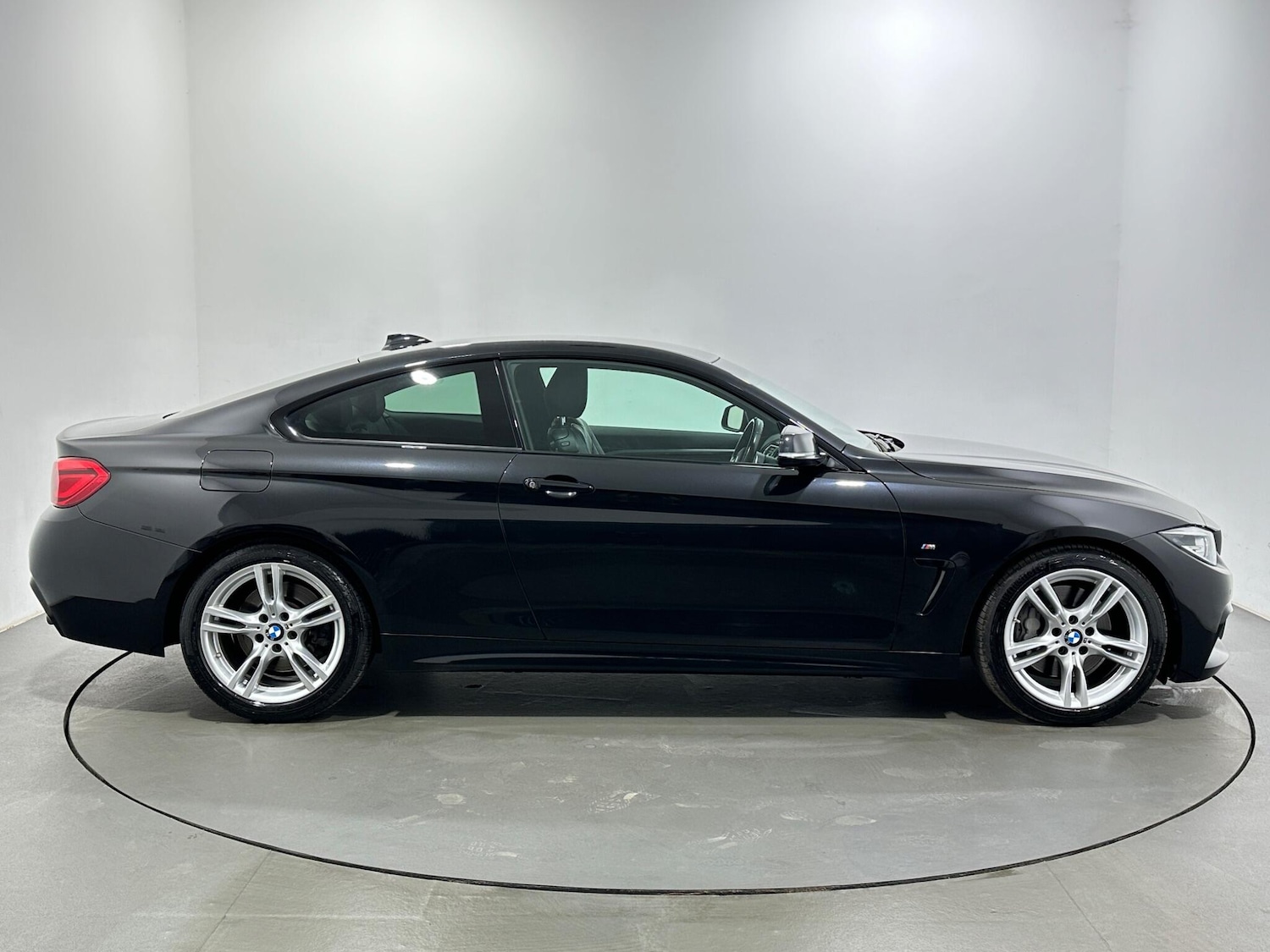 Used BMW 4 Series 2017 for sale - 78046829: Photo 9