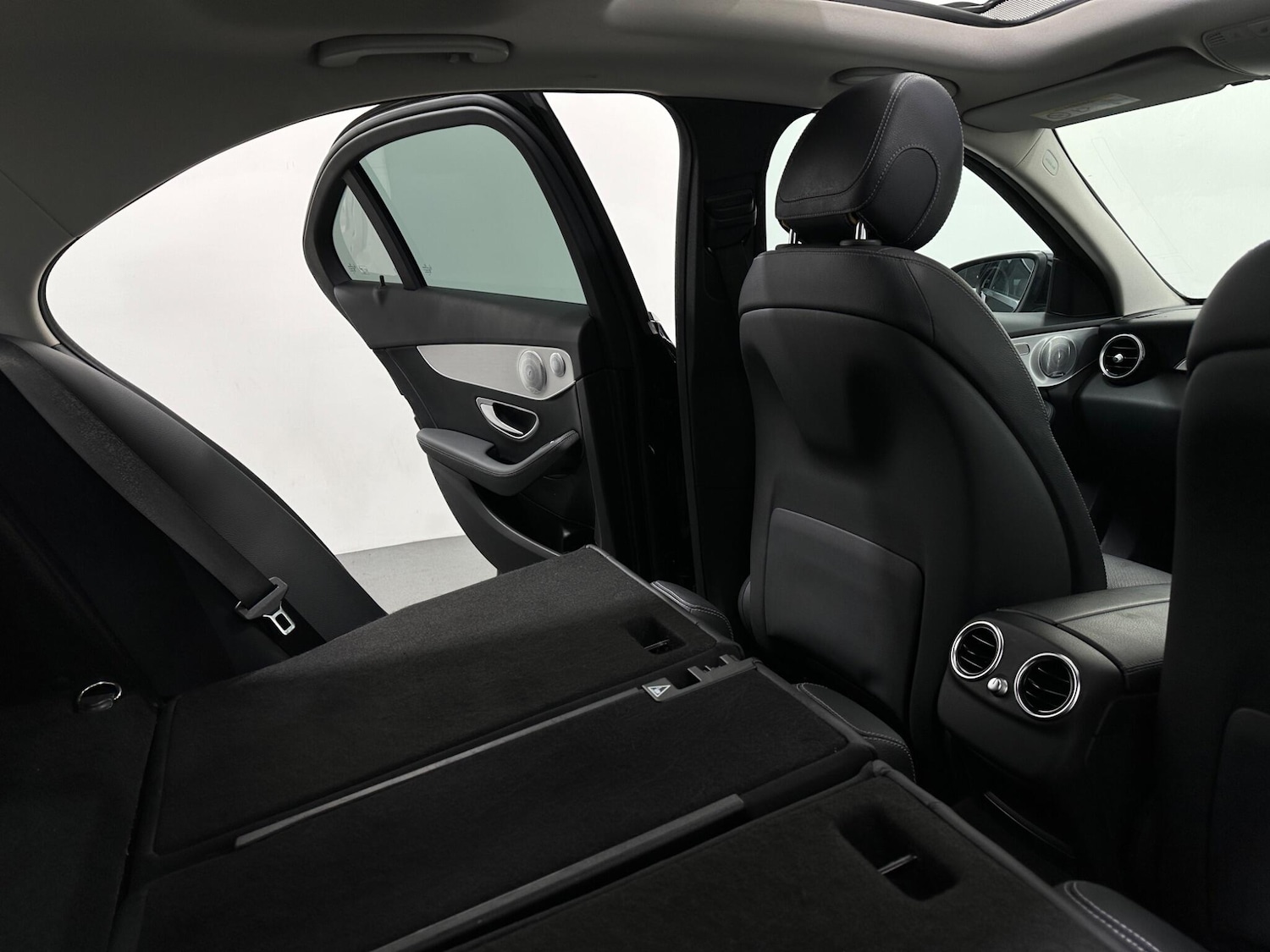 Used Mercedes-Benz C Class 2016 for sale - 77143616: Photo 49